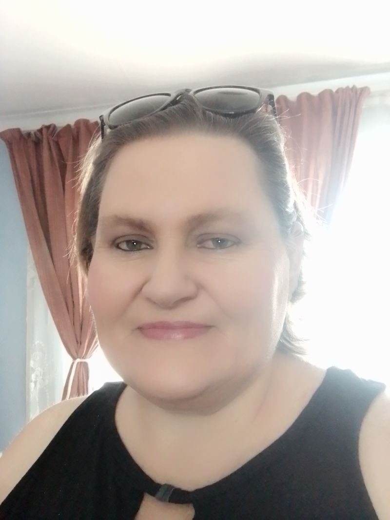Riana48